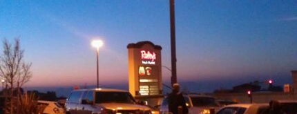 Raley's is one of Liaさんのお気に入りスポット.
