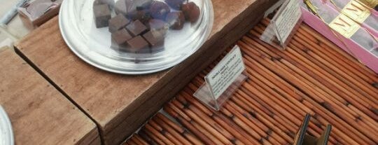 marsatta Fine Chocolates is one of Calysta's Saved Places.