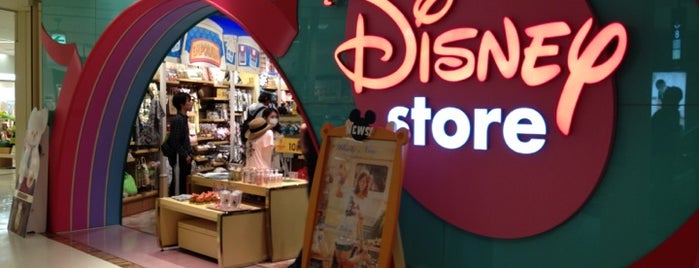 Disney Store is one of ꌅꁲꉣꂑꌚꁴꁲ꒒'ın Beğendiği Mekanlar.