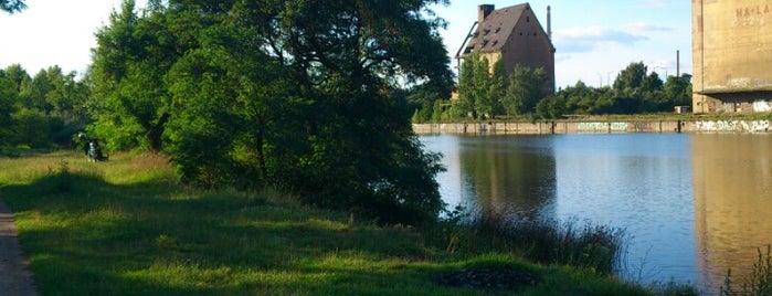 Lindenauer Hafen is one of สถานที่ที่ Rob ถูกใจ.