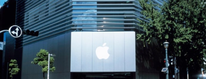 Apple 心斎橋 is one of Apple Stores (Japan).