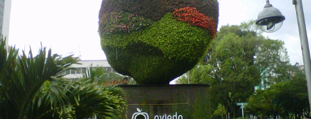 Centro Comercial Oviedo is one of Medellindsay.