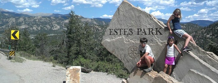 Estes Park Visitors Center is one of Nickさんのお気に入りスポット.