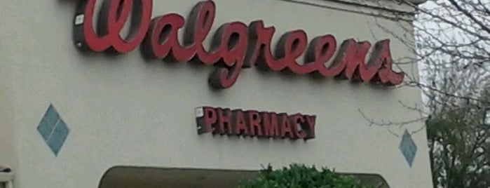 Walgreens is one of สถานที่ที่ Josh ถูกใจ.