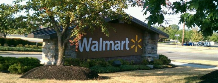 Walmart Supercenter is one of Tempat yang Disukai Ed.