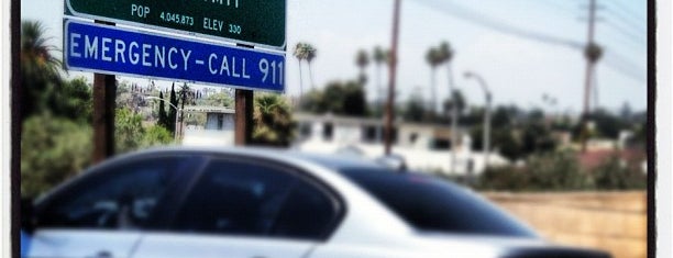 Los Angeles City Limits is one of สถานที่ที่ Oscar ถูกใจ.
