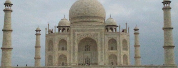 Taj Mahal is one of Top 10 Foursquare Check in Online List.