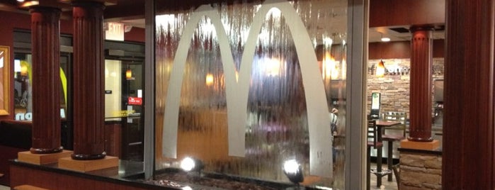McDonald's is one of Orte, die Chris gefallen.