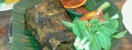 Warung Mina is one of Bali Authentic Culinary.