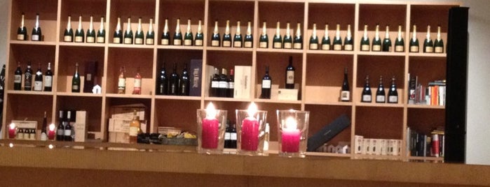 Clos Wine Bar is one of To do in Mantova.