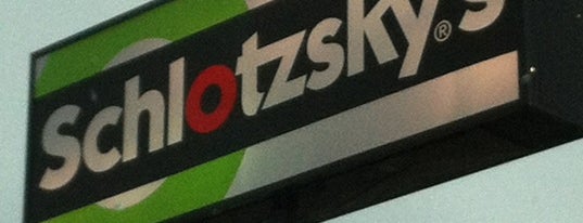 Schlotzsky's is one of สถานที่ที่ mark (Jason) ถูกใจ.