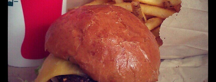 Little Big Burger is one of Lugares favoritos de Cusp25.