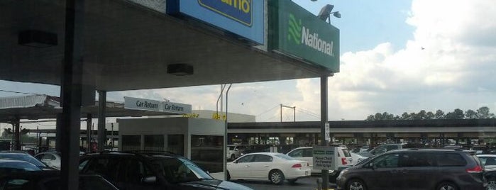 National Car Rental is one of Orte, die Enrique gefallen.