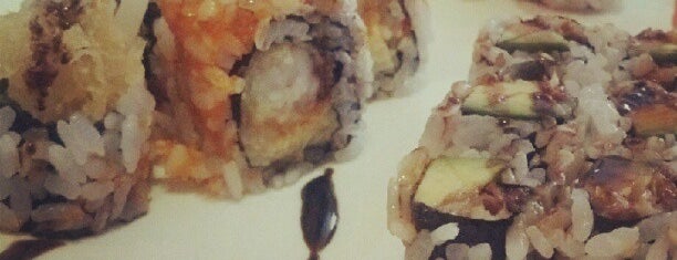 Umi Sushi is one of สถานที่ที่ Laura ถูกใจ.
