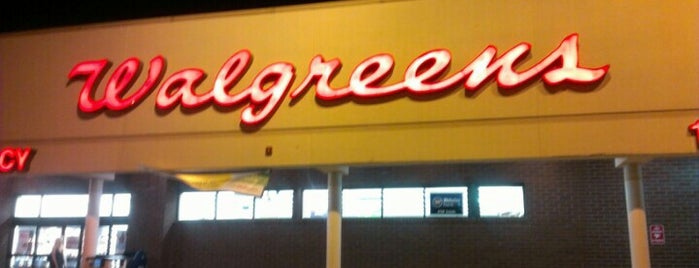 Walgreens is one of Lugares guardados de Analu.