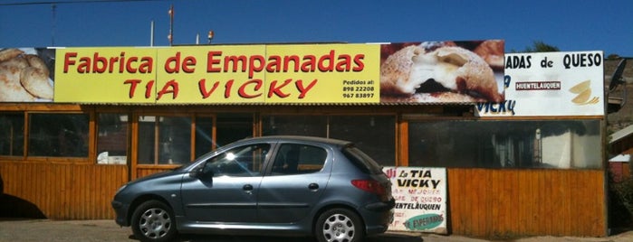 Empanadas La Tia Vicky is one of Tempat yang Disukai Pablo.