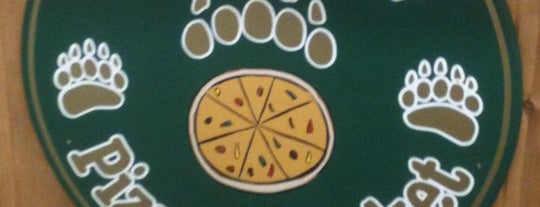 Bear Paw Pizza is one of Lugares favoritos de Mouni.