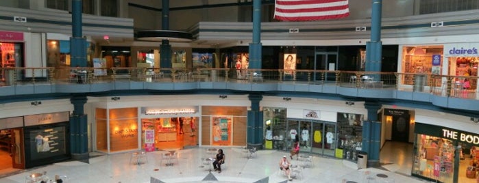 The Shops at Liberty Place is one of Jesse's Saved Places.