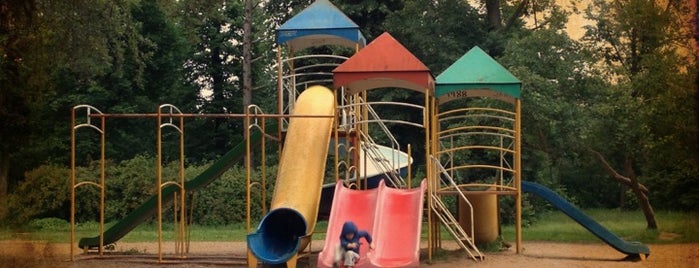 Детская площадка is one of สถานที่ที่บันทึกไว้ของ Anna.