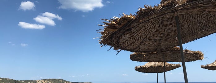 Kervansaray Otel Beach is one of Posti che sono piaciuti a Serpil.