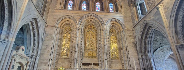 St Davids Cathedral is one of Orte, die Carl gefallen.