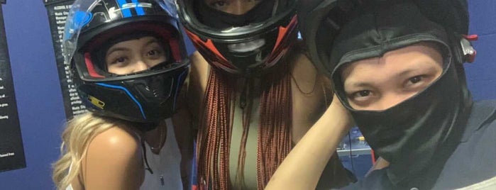 Music City Indoor Karting is one of สถานที่ที่บันทึกไว้ของ Erin.