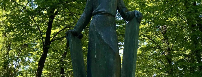 Памятник Андрею Рублеву is one of Посещённые достопримечательности Москвы.