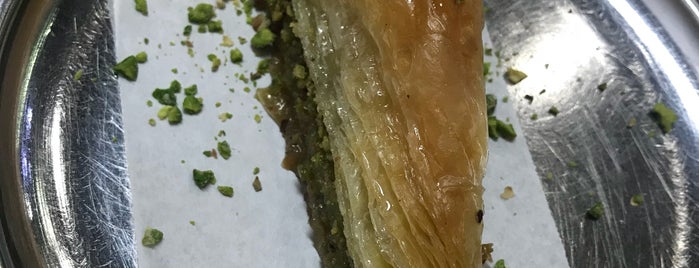 Baklavacı Burhan İnal is one of Antep must eat list gokhangokcay.