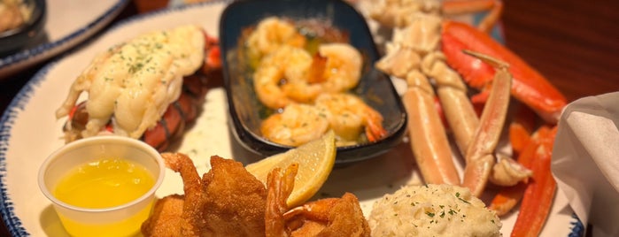 Red Lobster is one of The 11 Best Places for Brownies in Edmonton.