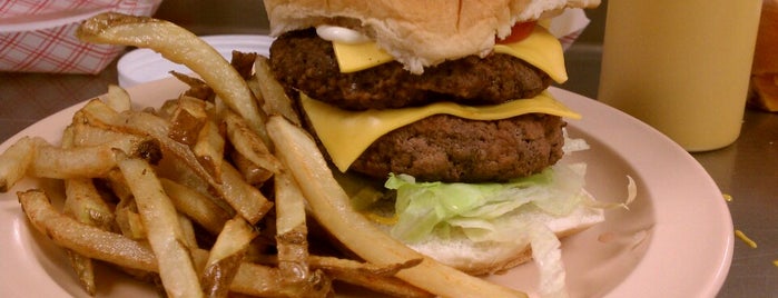 Tumbleweed Grill is one of Route 66 Roadtrip.