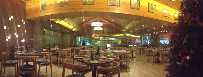 Highlands Prime Steakhouse is one of สถานที่ที่ Agu ถูกใจ.