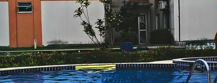 Deck da piscina is one of Lugar.