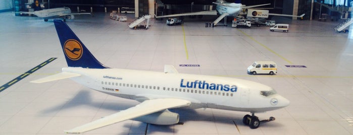 Gate B6 is one of Lufthansa.