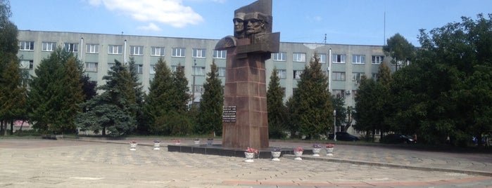 Майдан Перемоги  / Victory Square is one of สถานที่ที่ Сергей ถูกใจ.