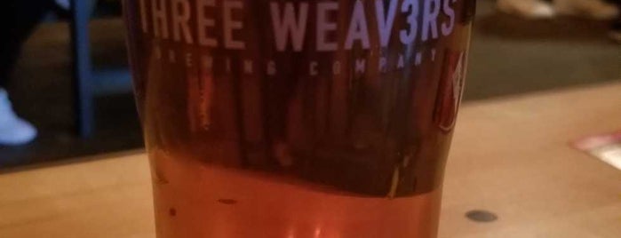 Three Weavers Brewery is one of Locais curtidos por jenny.