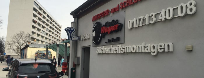 Schlüsseldienst Markus Wagner Aufsperrprofi e.U. is one of สถานที่ที่ Mario ถูกใจ.