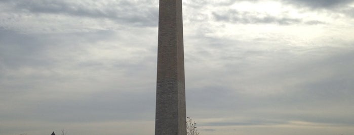 Monumento a Washington is one of Washington.