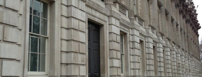 Cabinet Office is one of Lieux qui ont plu à Lizzie.