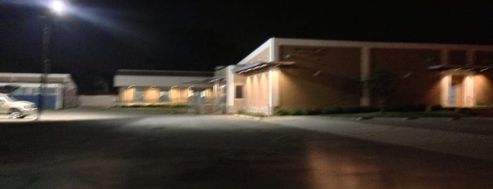 East Jefferson High School is one of Orte, die Joshua gefallen.