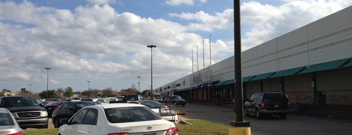 Elmwood Shopping Center is one of New Orleans.