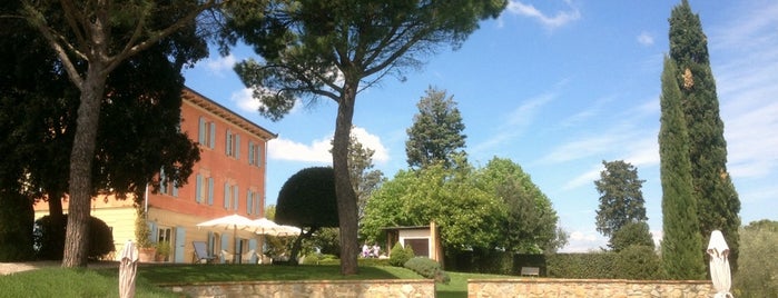 Villa Fontelunga Arezzo is one of Lugares favoritos de Narges.