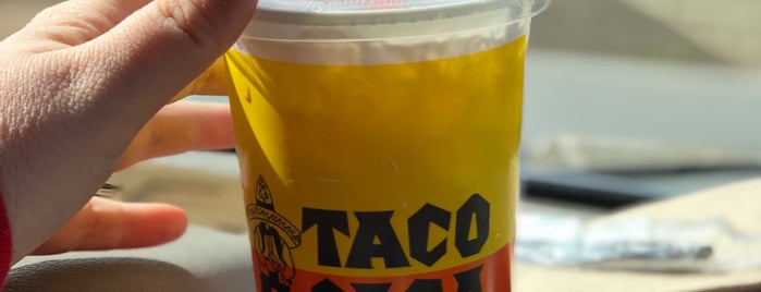 Taco Casa is one of Lugares favoritos de Bill.