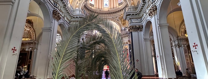 Cathédrale Sainte-Réparate is one of Über den Dächern von Nizza.