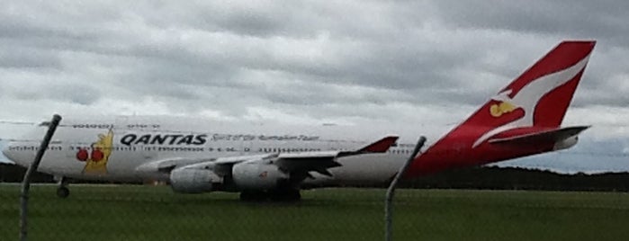 Airport Viewing Area is one of Lieux qui ont plu à Nate.