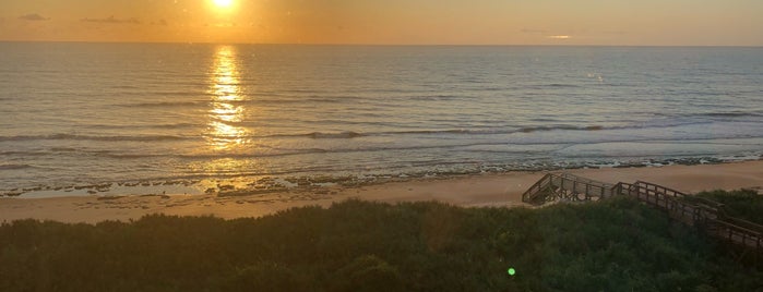 Hammock Dunes Beach is one of Lugares favoritos de Brad.