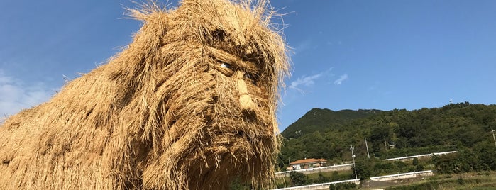 Straw Art is one of 瀬戸内国際芸術祭2013.