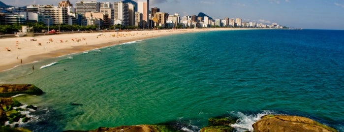 Praia do Leblon is one of Top 10 favorites places in Rio de Janeiro.