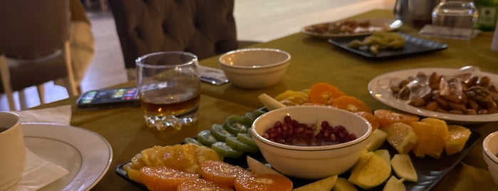Tuğra Restaurant is one of Oral'ın Beğendiği Mekanlar.