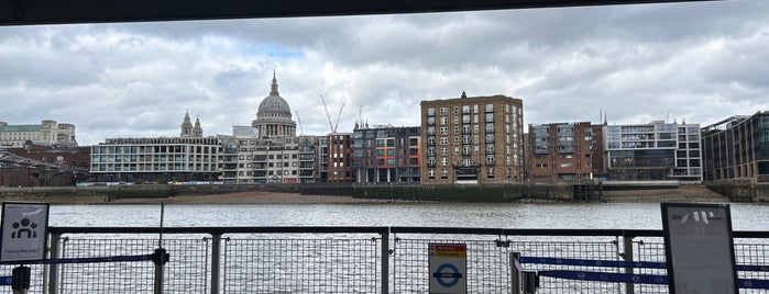 Bankside Pier is one of London Places.