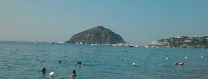 Spiaggia dei Maronti is one of Napoli.